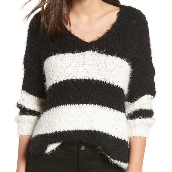 Dreamers Eyelash Chenille White And Navy Stripe Fuzzy Sweater (NWOT) - Picture 13 of 14